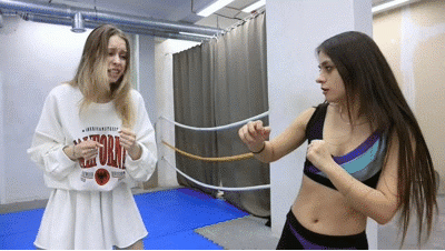 The school girls' fight. Naomi vs Mabel The school girls' fight. Naomi vs Mabel